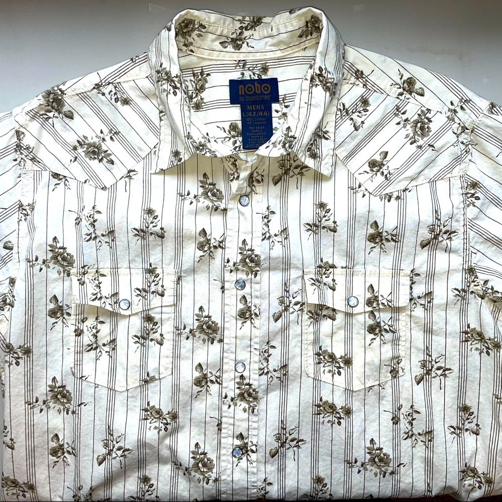 Men’s No Boundaries Short Sleeve Pearl Snap Shirt